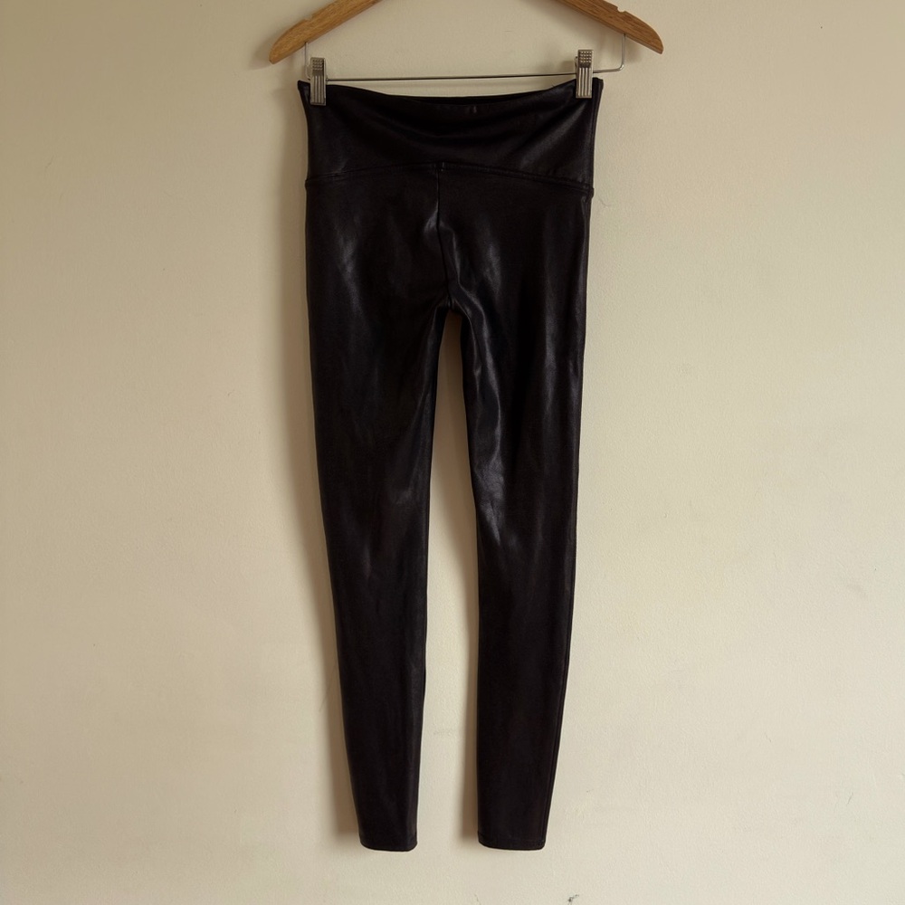 Spanx || womans Black Faux Leather Leggings size M
